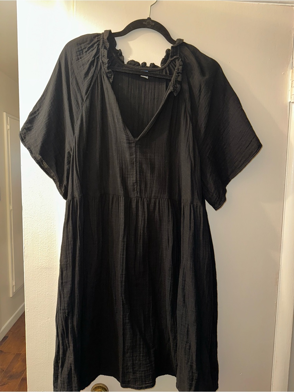 Old Navy Women's Black V-Neck Short Sleeve Dress